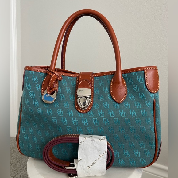 Dooney & Bourke - Picture 2 of 10